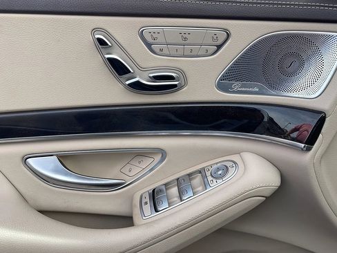 Used 2016 Mercedes-Benz S 550 4MATIC Sedan image 18