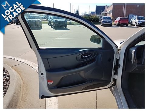 Used 2001 Oldsmobile Aurora 3.5 w/ Convenience Pkg image 11