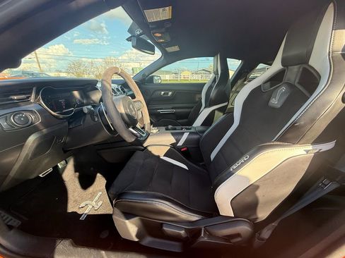 Used 2021 Ford Mustang Shelby GT500 w/ Technology Package image 11