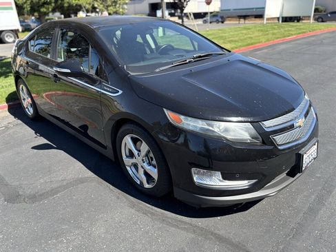 Used 2011 Chevrolet Volt Premium w/ Premium Trim Package FWD image 2