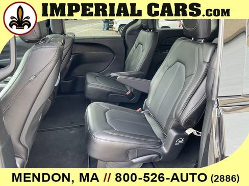 New 2026 Chrysler Pacifica Select image 17