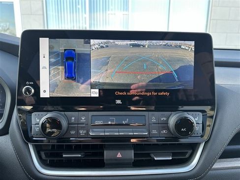 Used 2024 Toyota Grand Highlander XLE image 17