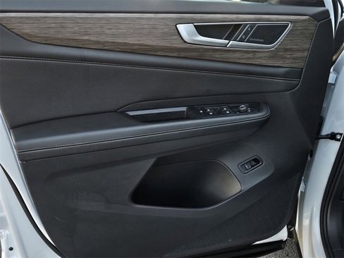 Used 2025 Volkswagen Atlas SEL Premium R-Line image 10