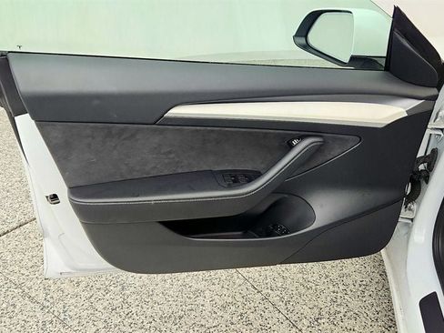 Used 2023 Tesla Model 3 Standard Range RWD image 11