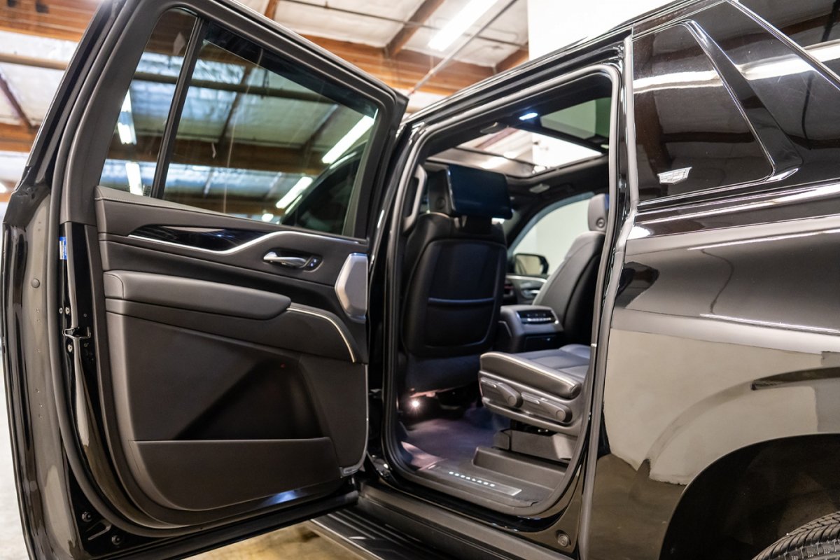Used 2023 Cadillac Escalade ESV Sport w/ Touring Package AWD/4WD image 40