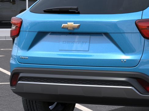 New 2026 Chevrolet Trax LT w/ Driver Confidence Package FWD image 14