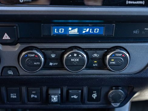 Used 2021 Toyota Tacoma TRD Off-Road w/ Technology Package AWD/4WD image 19