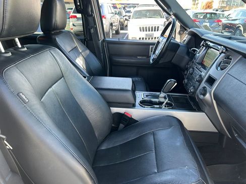 Used 2017 Ford Expedition Limited image 39