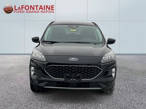 Used 2022 Ford Escape Titanium w/ Class II Trailer Tow Package image 2