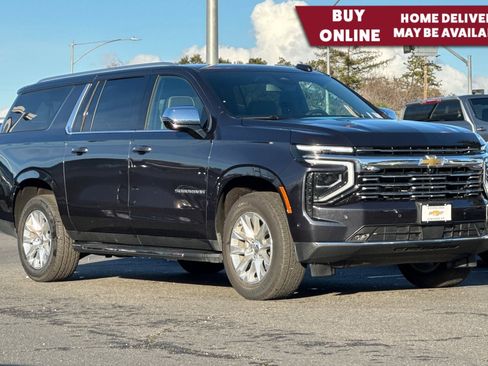 Used 2025 Chevrolet Suburban Premier image 1