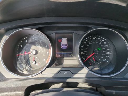 Used 2018 Volkswagen Tiguan SEL FWD image 12