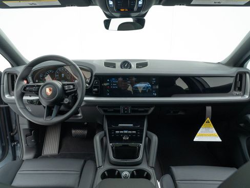 Certified 2026 Porsche Cayenne GTS AWD/4WD image 30