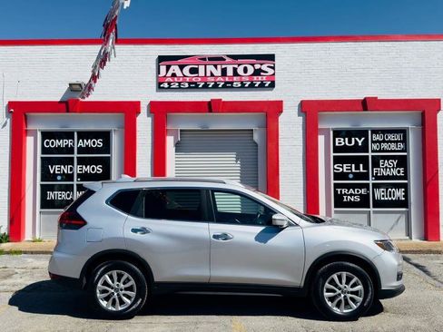 Used 2017 Nissan Rogue SV w/ SV Premium Package image 1