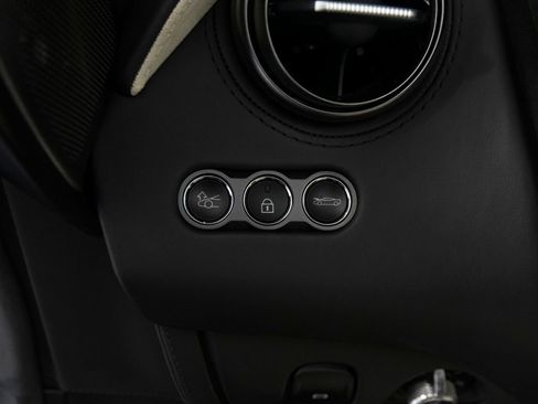 Used 2024 McLaren 750S Spider RWD image 33