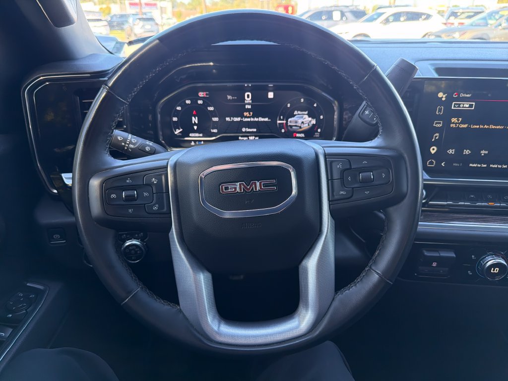 Used 2025 GMC Sierra 1500 Elevation AWD/4WD image 9