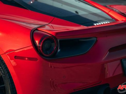 Used 2018 Ferrari 488 GTB image 67