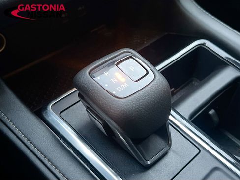 Used 2024 Nissan Pathfinder SV image 21