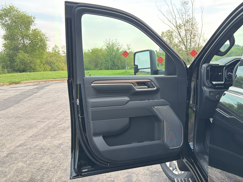 New 2026 Chevrolet Silverado 2500 High Country w/ High Country Premium Package AWD/4WD image 10