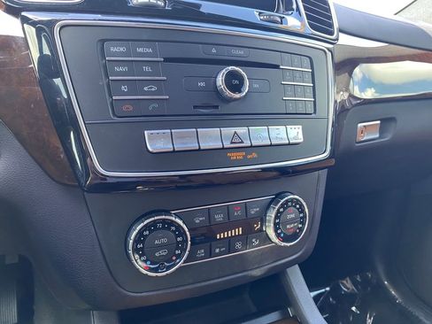 Used 2017 Mercedes-Benz GLS 450 4MATIC image 9