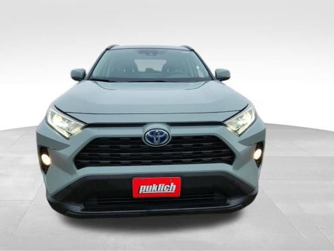 Used 2021 Toyota RAV4 XLE w/ Convenience Package image 2