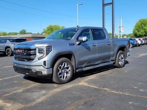 Used 2023 GMC Sierra 1500 SLT w/ SLT Premium Package AWD/4WD image 4