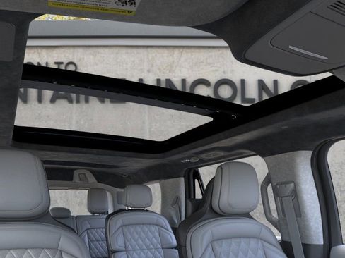 New 2026 Lincoln Navigator Black Label AWD/4WD image 22