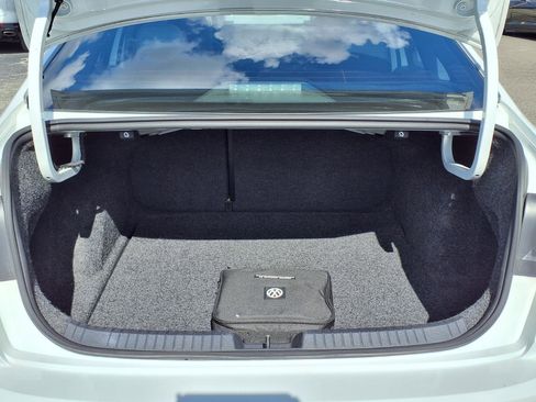 Used 2021 Volkswagen Jetta SE FWD image 6