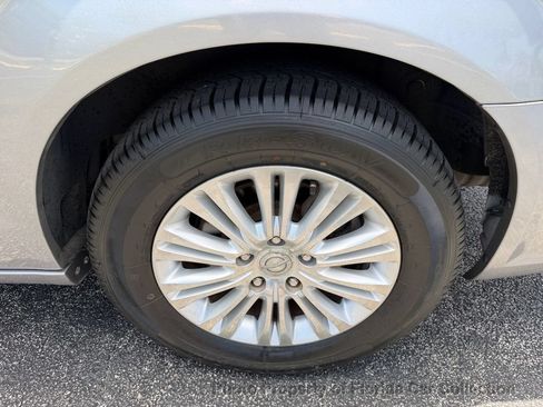 Used 2013 Chrysler Town & Country Limited w/ Luxury Group FWD image 74