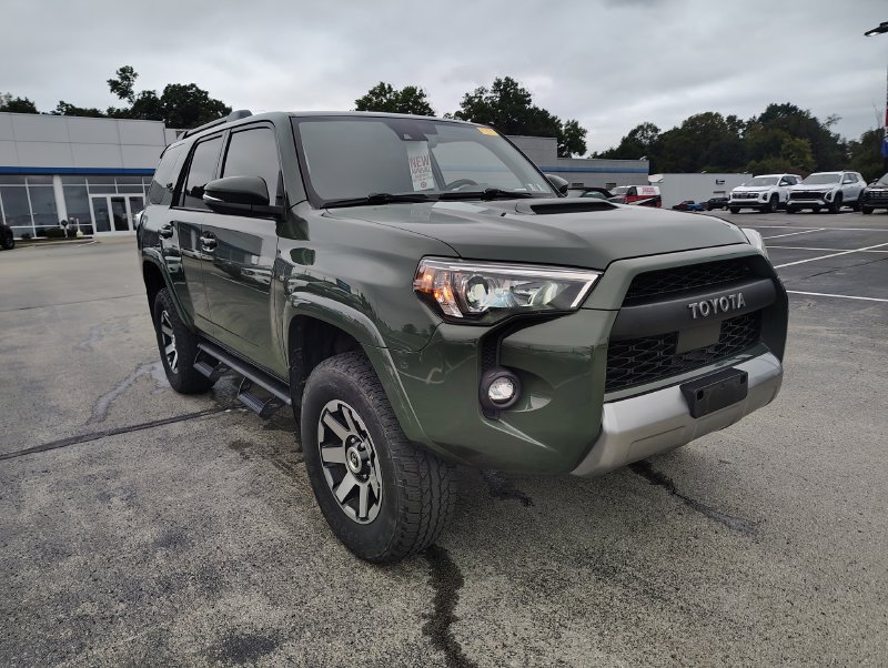 Used 2022 Toyota 4Runner TRD Off-Road Premium w/ Moonroof Package AWD/4WD image 3