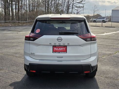 New 2026 Nissan Rogue SV image 8
