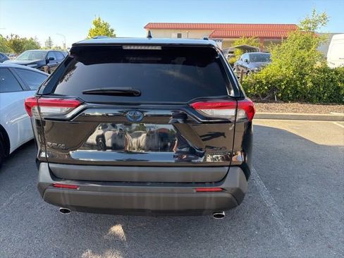 Used 2021 Toyota RAV4 XLE Premium AWD/4WD image 13