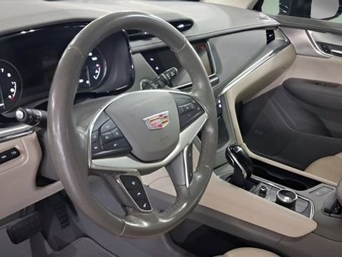 Used 2021 Cadillac XT5 Premium Luxury FWD image 23