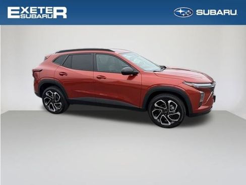 Used 2024 Chevrolet Trax RS w/ Driver Confidence Package FWD image 3