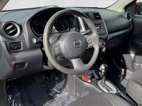 Used 2014 Nissan Versa SV FWD image 11