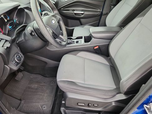 Used 2017 Ford Escape SE w/ Equipment Group 201A image 8