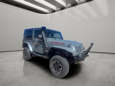 Used 2013 Jeep Wrangler Rubicon AWD/4WD image 4