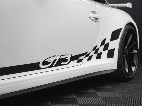 Used 2015 Porsche 911 GT3 RWD image 6