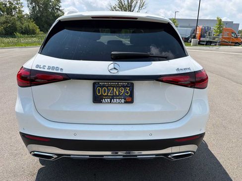 Used 2025 Mercedes-Benz GLC 350e 4MATIC image 5