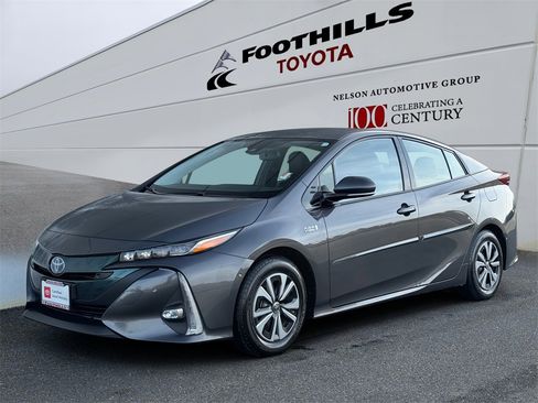 Certified 2017 Toyota Prius Prime Advanced image 3