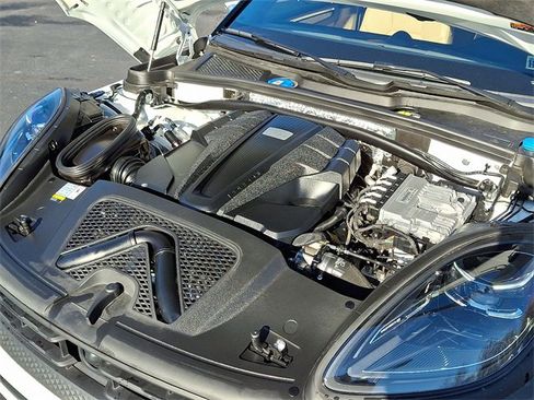 Used 2022 Porsche Macan S image 28
