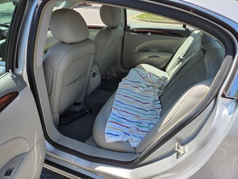Used 2011 Buick Lucerne CXL w/ Driver Confidence Package FWD image 9