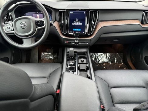 Certified 2023 Volvo XC60 B5 Plus image 12
