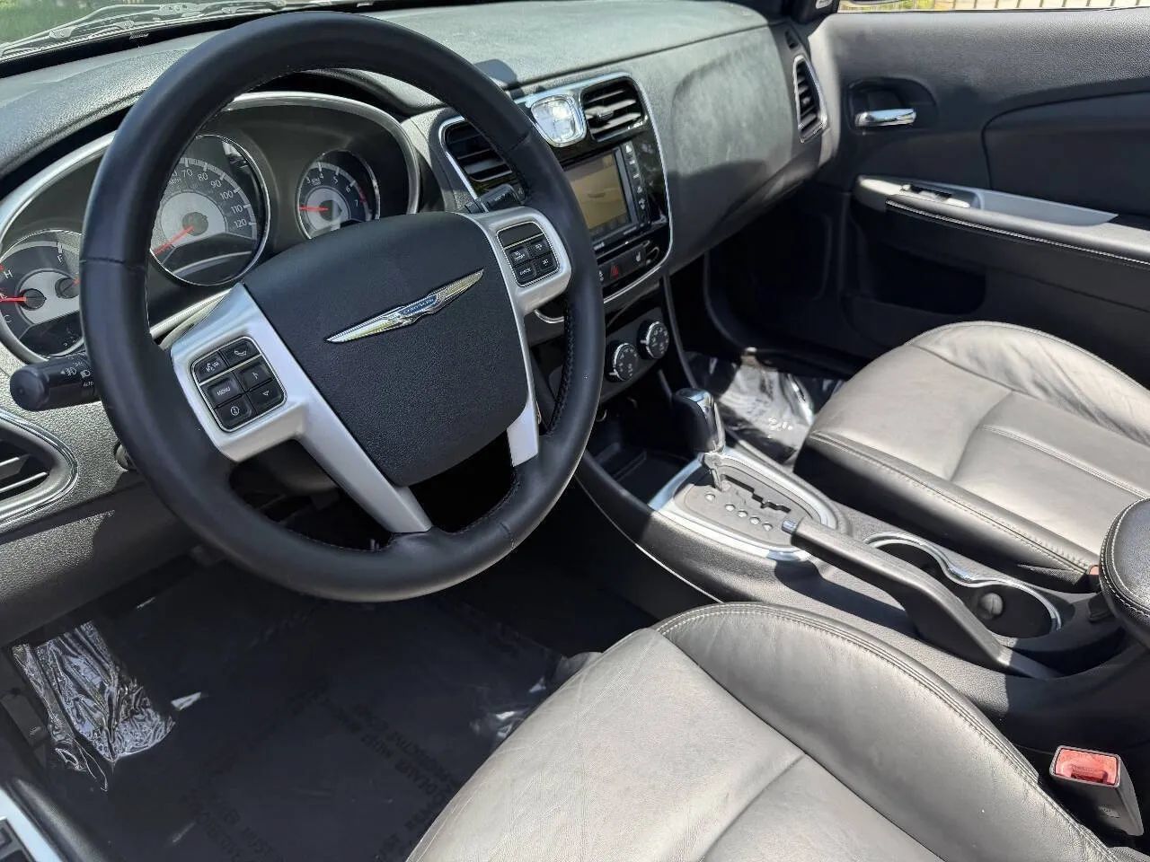 Used 2011 Chrysler 200 Limited FWD image 21