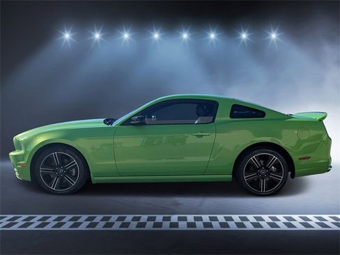 Used 2013 Ford Mustang Premium w/ V6 Performance Pkg image 5
