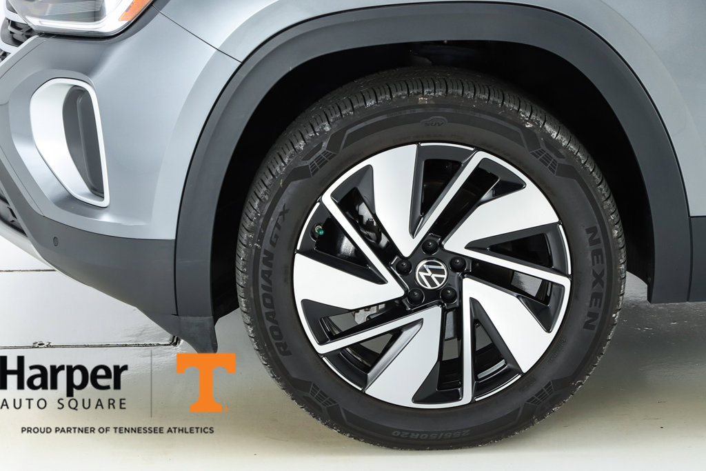 New 2025 Volkswagen Atlas SE w/ Panoramic Sunroof Package FWD image 5