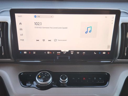 New 2026 Ford Expedition Active RWD image 17