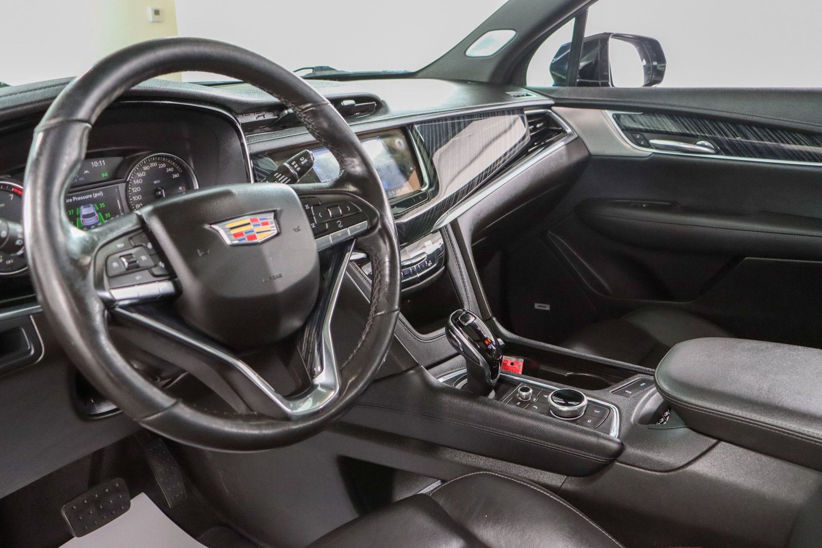 Used 2024 Cadillac XT6 Premium Luxury AWD/4WD image 23