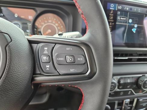 Used 2024 Jeep Wrangler Unlimited Rubicon w/ Technology Group AWD/4WD image 25