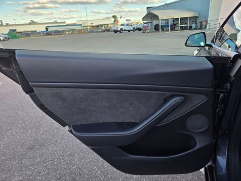 Used 2021 Tesla Model 3 Standard Range Plus image 34