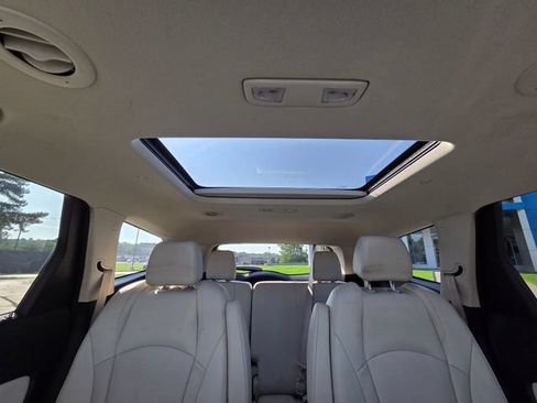 Used 2023 Buick Enclave Essence w/ Experience Buick Package FWD image 40